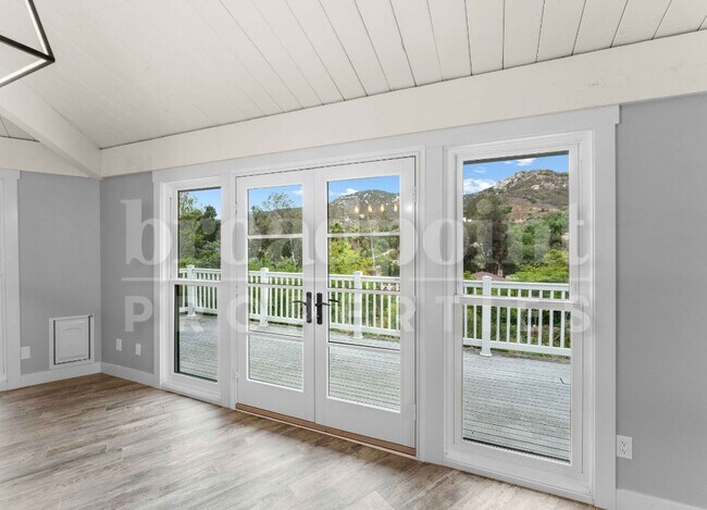 Building Photo - 2113 Sleepy Hollow Rd