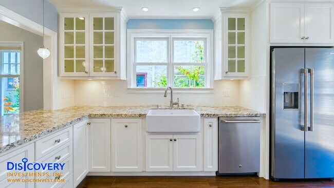 Building Photo - Stylish and Sophisticated Bungalow off Piedmont Avenue