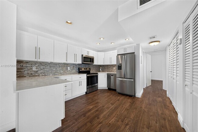 Building Photo - 3642 NE 171 St