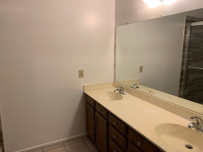 Building Photo - Wonderful 3 bedroom 2 bath home!