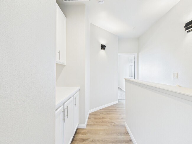 Building Photo - NEW NEW NEW remodeled -3bedroom/3bath Town...