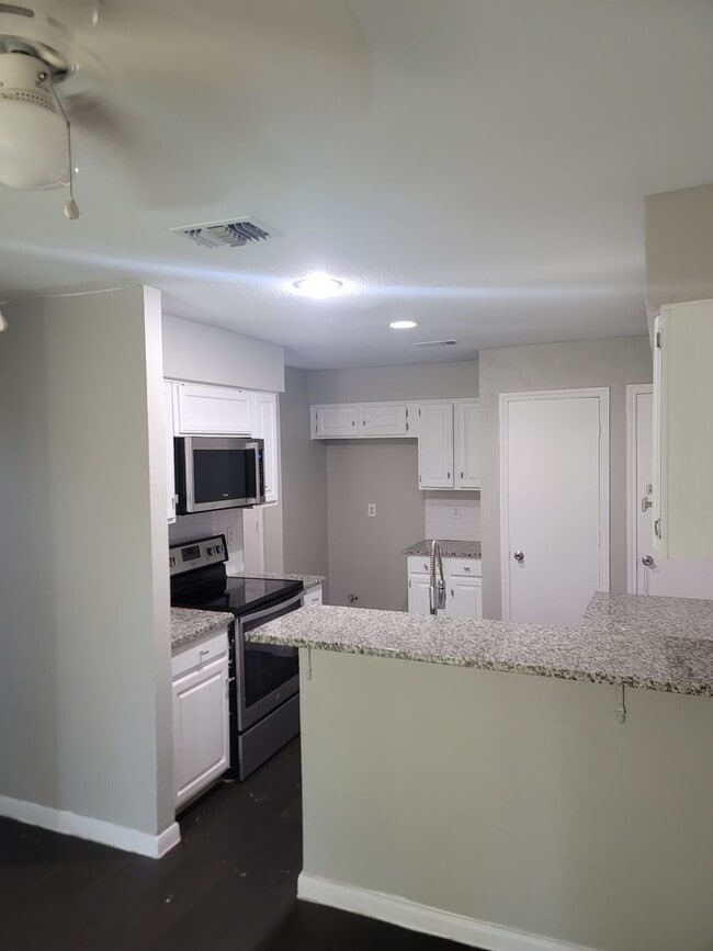 Building Photo - 2119 Misty Meadow Ct