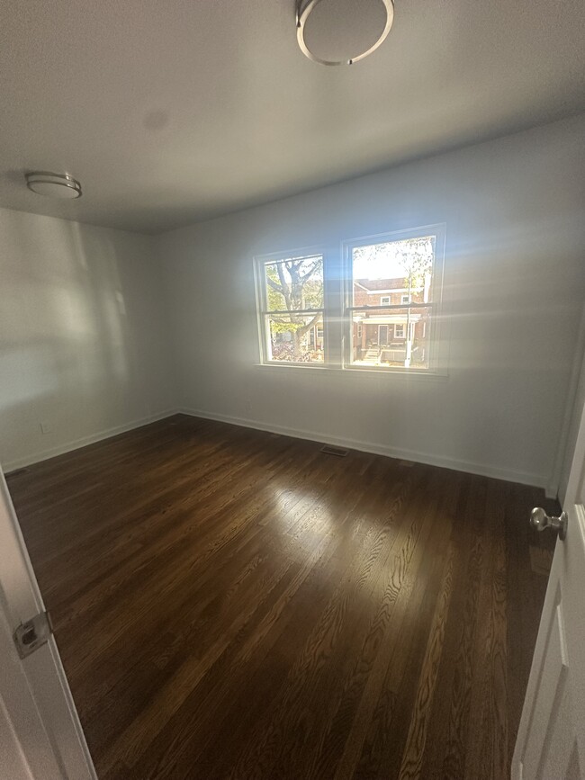 Master Bedroom - 520 21st St NE