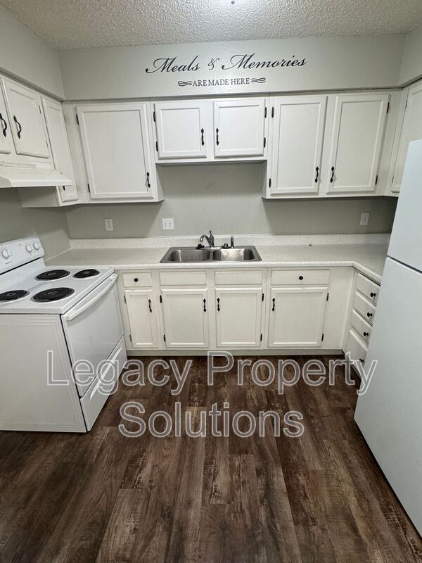 Building Photo - 1017 S 3rd St