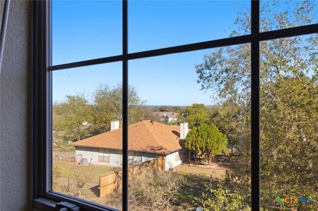 Building Photo - 115 Crest Dr