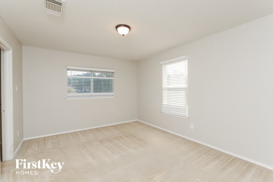 Building Photo - 11019 Forest Shower