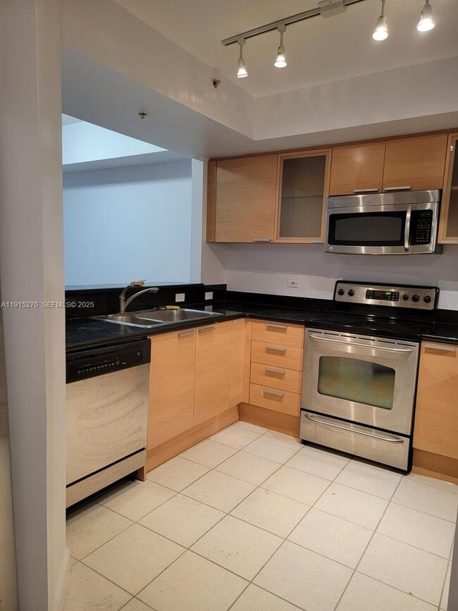 Building Photo - 140 S Dixie Hwy