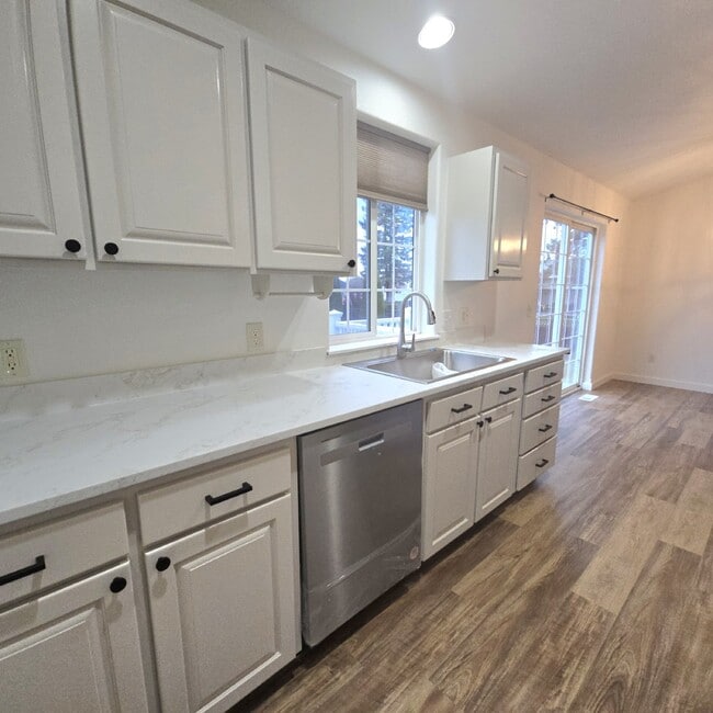 Building Photo - Remodeled 3 bedroom, 2 bathroom, 2 car garage + shop