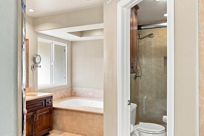 Building Photo - 6132 E Baja Dr