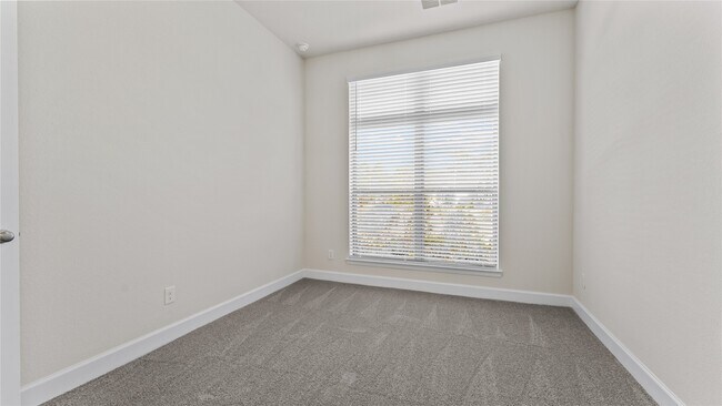 Building Photo - 14703 Band Tailed Pigeon Ct