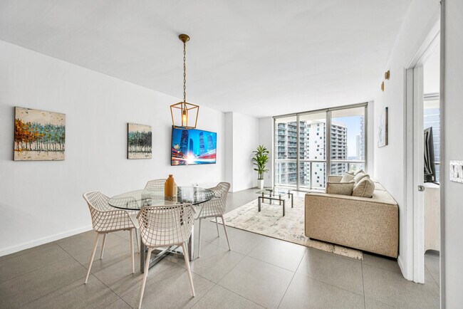 Building Photo - 485 Brickell Ave
