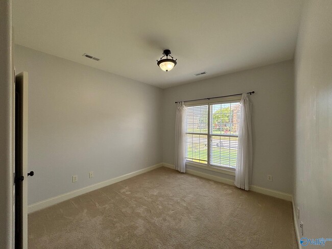 Building Photo - 15110 Lakeside Trail SW