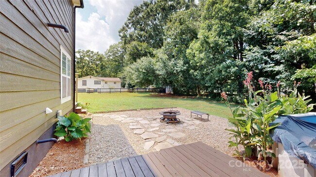 Building Photo - 5229 Mt Holly-Huntersville Rd