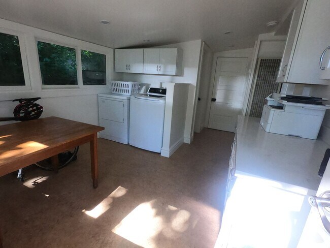 Building Photo - Masterfully renovated 1898 bungalow Chautauqua Park