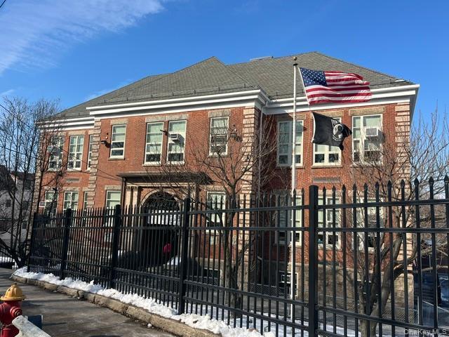 Building Photo - 201 Bennett Ave