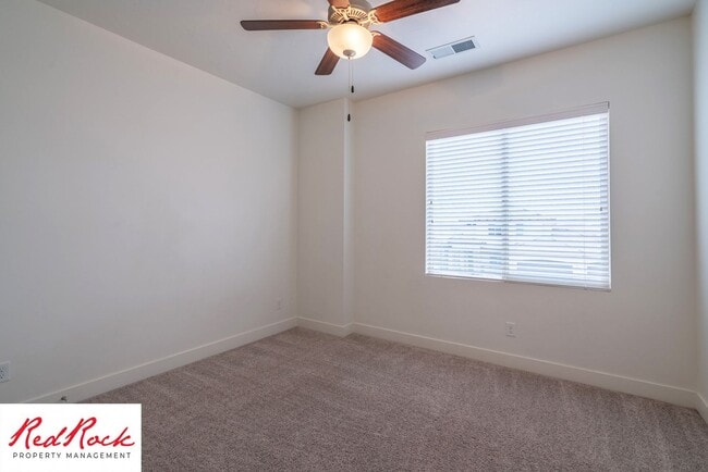 Building Photo - Pet Friendly 4 Bedroom Little Valley Home ...