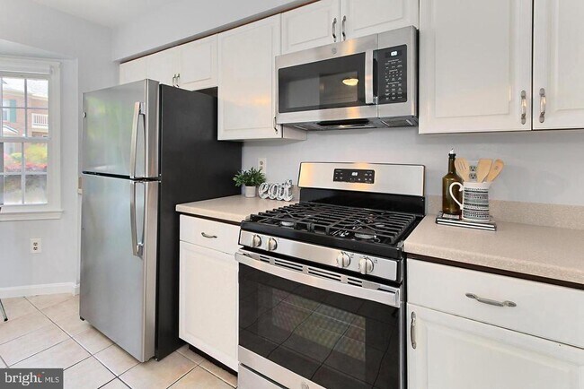Building Photo - 7527 Chrisland Cove
