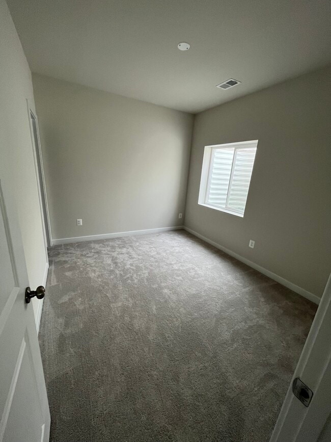 Building Photo - 18105 Telford Dr