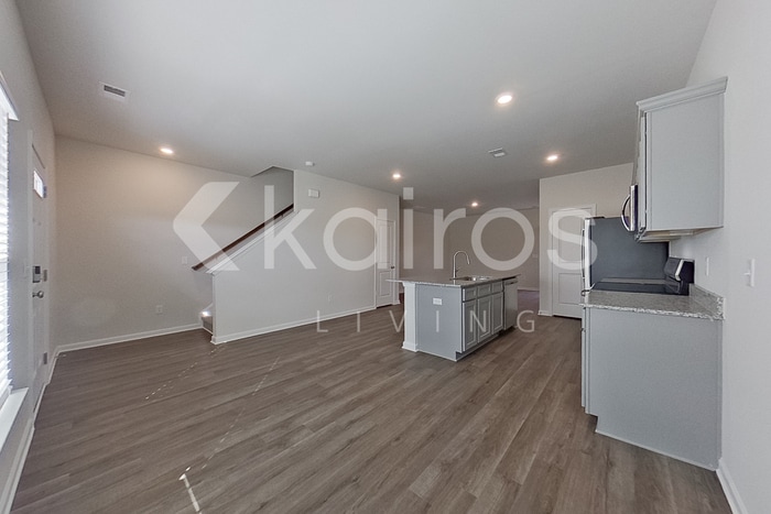 Building Photo - 2129 Banyon Cir