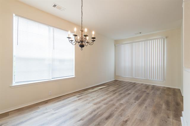 Building Photo - 3614 English Oak Dr