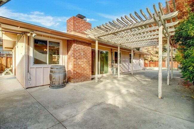 Building Photo - 10390 Sterling Blvd