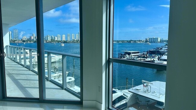 Building Photo - 17301 Biscayne Blvd