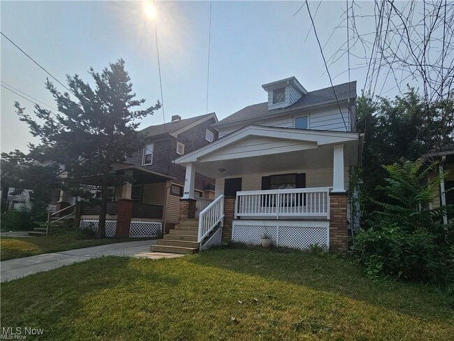Building Photo - 8906 Tioga Ave