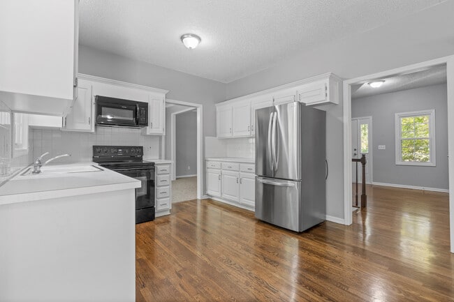 Building Photo - 6128 157th St