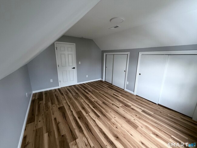 Building Photo - 228 Holly St