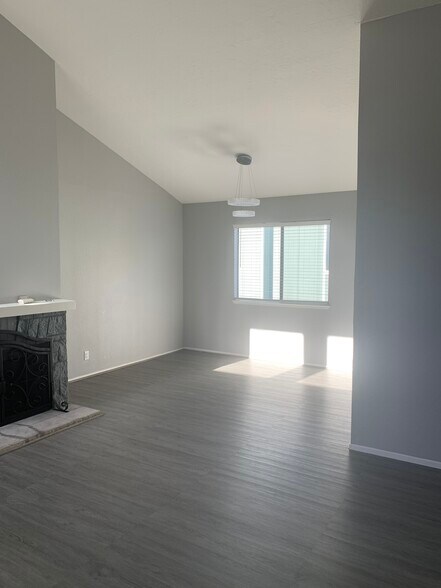 Building Photo - 1072 Maywood Ln
