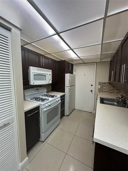 Building Photo - 17911 NW 68th Ave