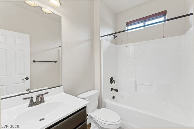 Building Photo - 1011 Via Nandina Pl