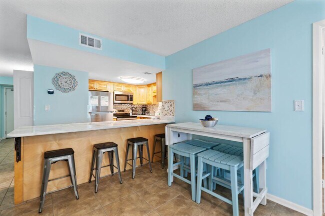 Building Photo - 111 W Beach Blvd