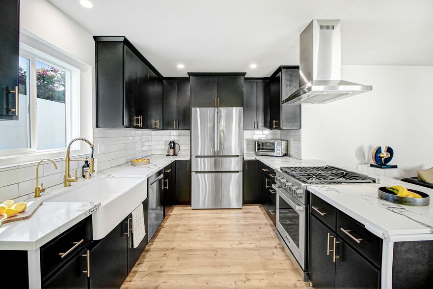 Building Photo - 7425 W 88th Pl