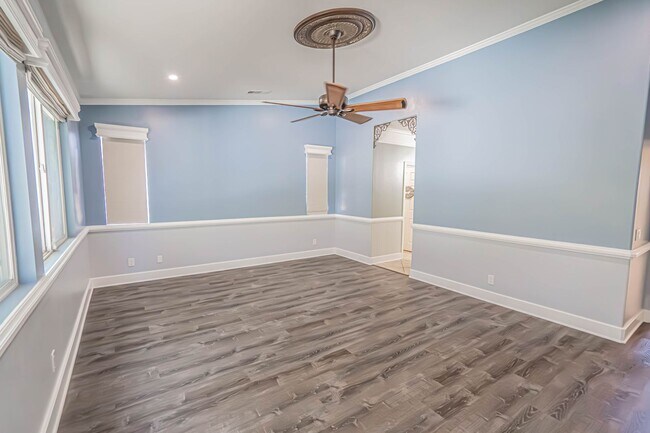 Building Photo - Single Story Pool Home for Rent in Palmdale.