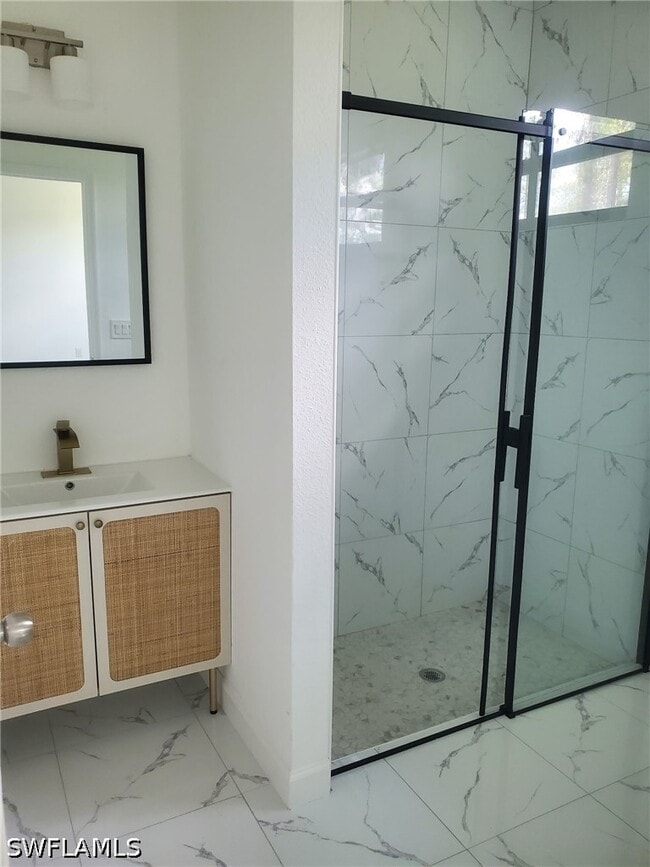 Building Photo - 1938 Laverna Ave