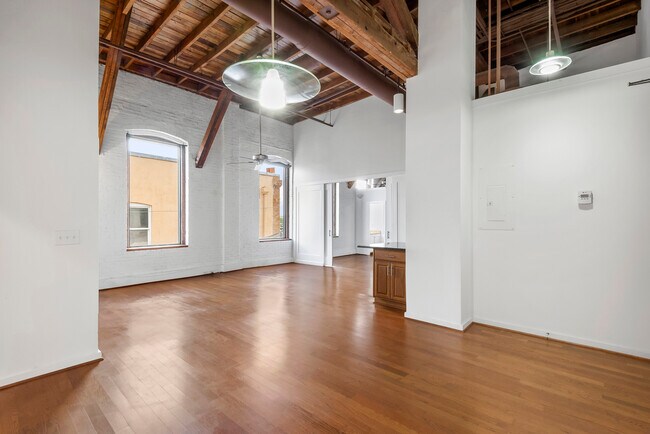 Primary Photo - 285 E Stuart Ave