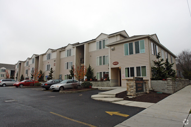 Building Photo - Evergreen Place Apartments