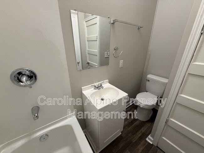 Building Photo - 1126 4th St