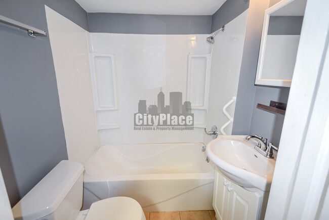 Building Photo - 1456 Kappes St