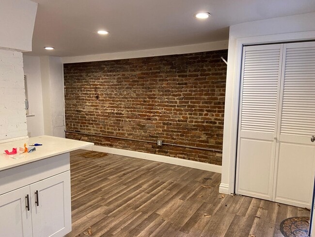 Building Photo - 373-375-375 3rd St