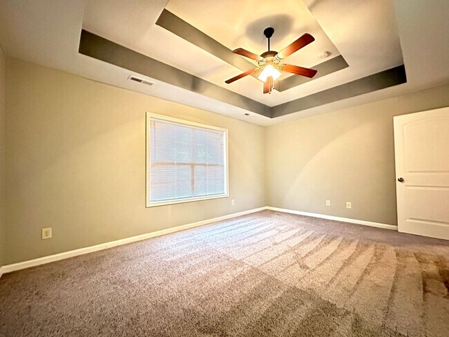 Building Photo - Move-In Special Available! Beautiful Singl...