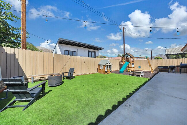 Building Photo - 51685 Avenida Herrera