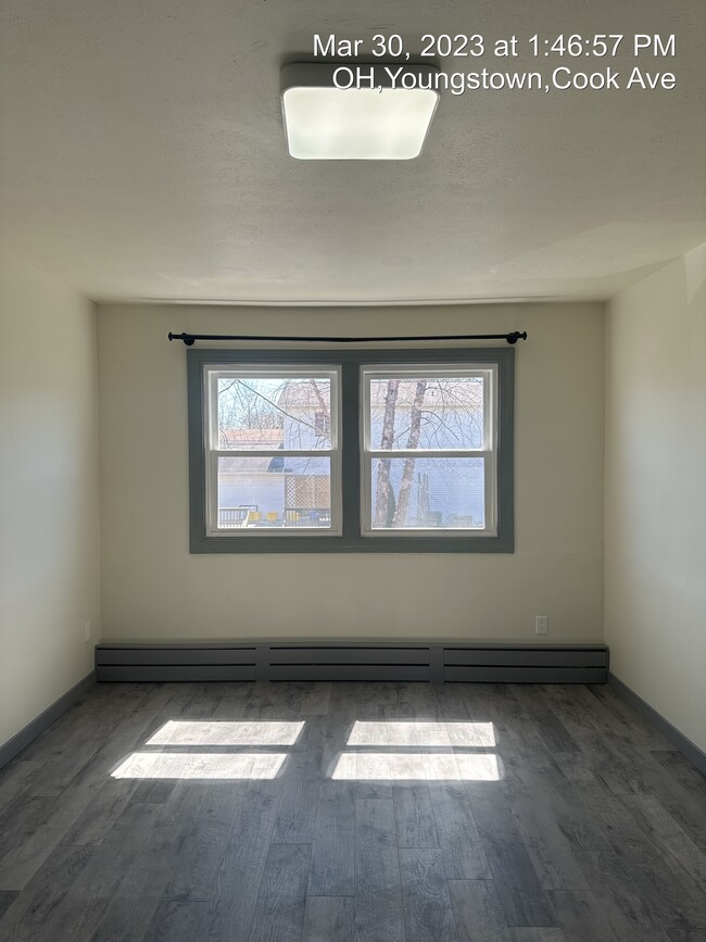 Building Photo - 865 Cook Ave