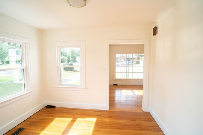 Building Photo - 1114 8th Ave