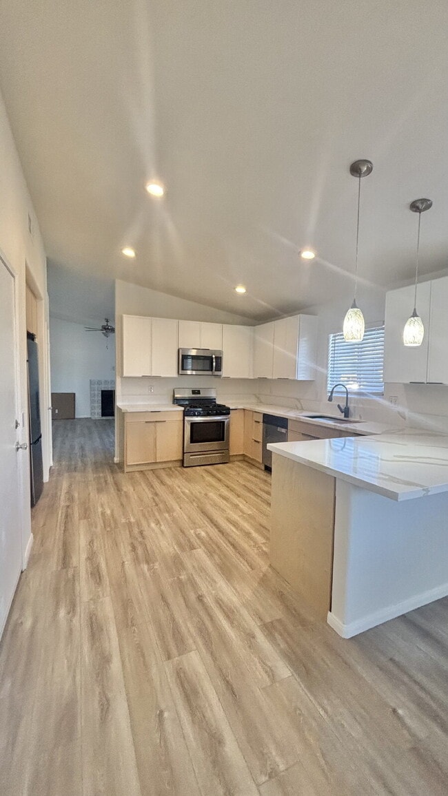 Building Photo - Cozy La Q Cove Long Term Rental Available Now!