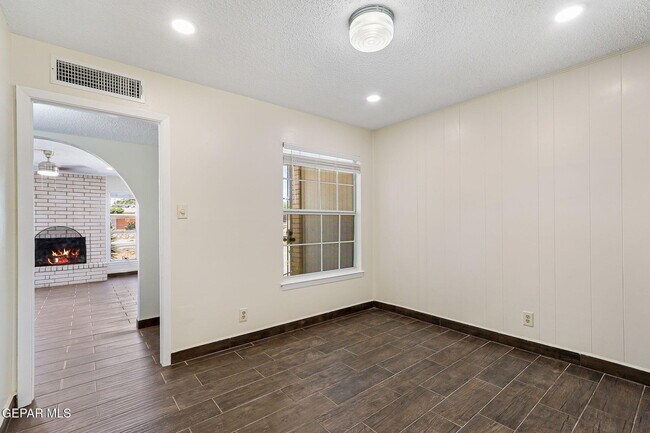 Building Photo - 2608 Dan Sikes Dr