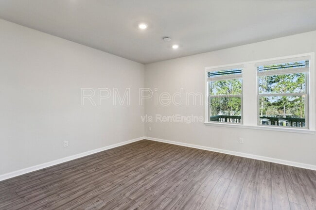 Building Photo - 1604 Halbrook Pl SW