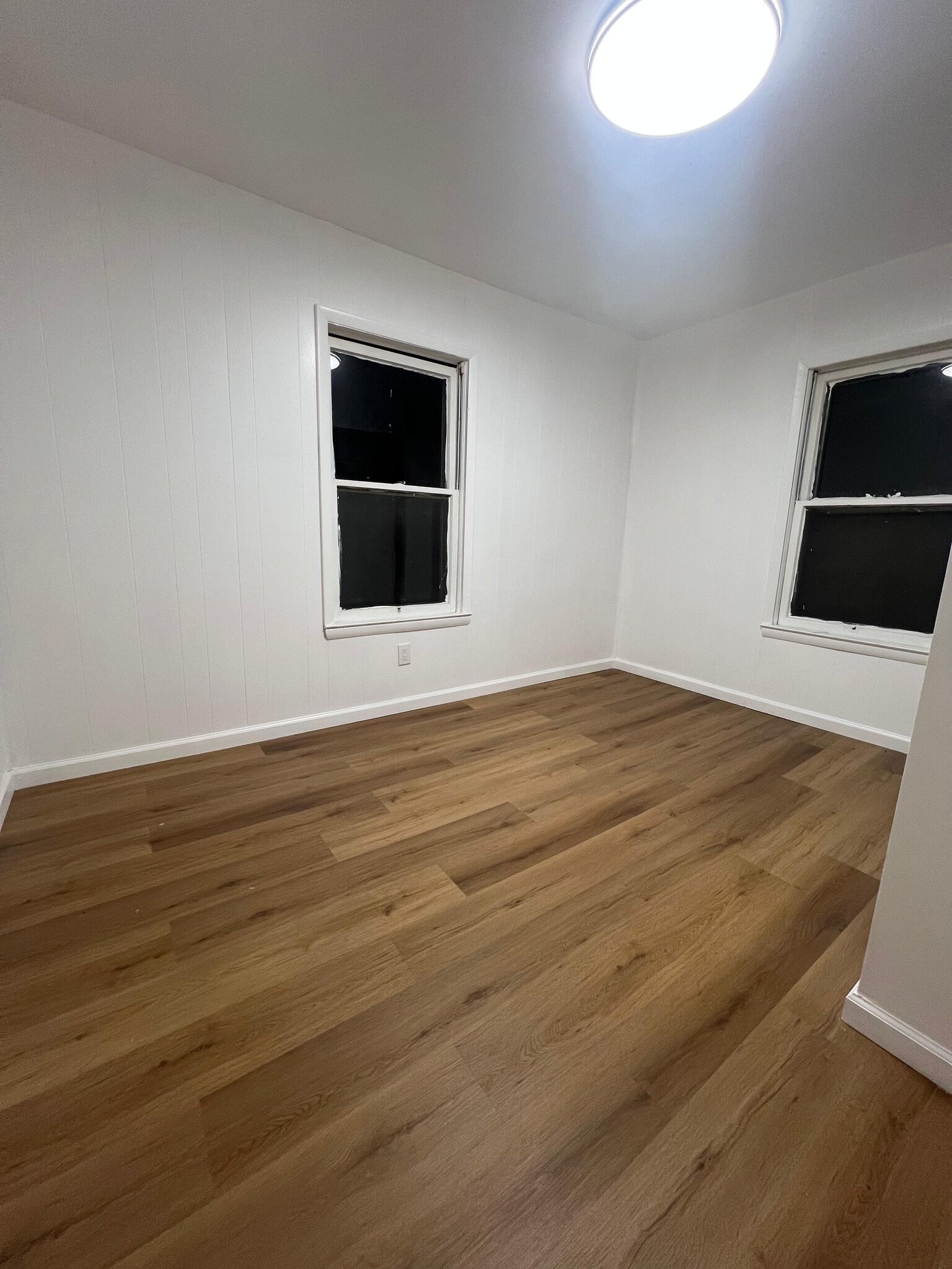 Building Photo - 27 Oak St