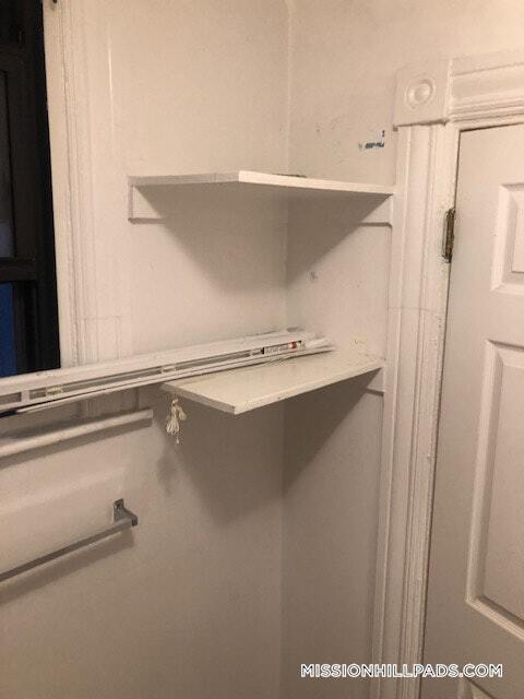 Building Photo - 5 Fairland St